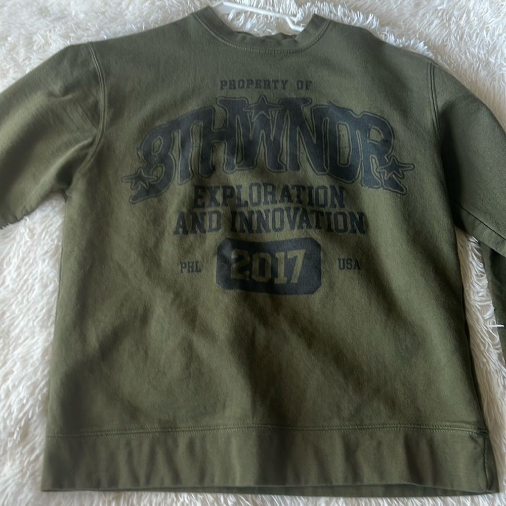 8thWndr Green Crewneck